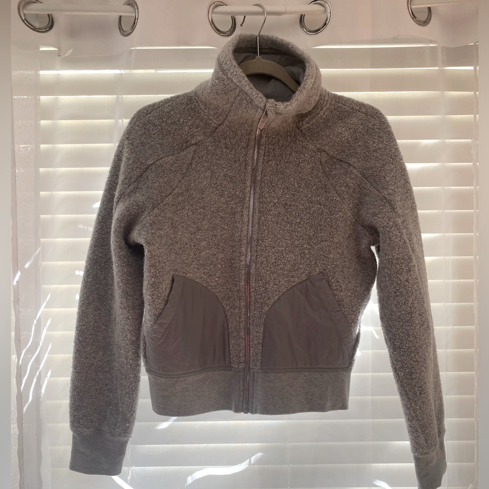 Lululemon Athletica So Sherpa Jacket Gray size Small